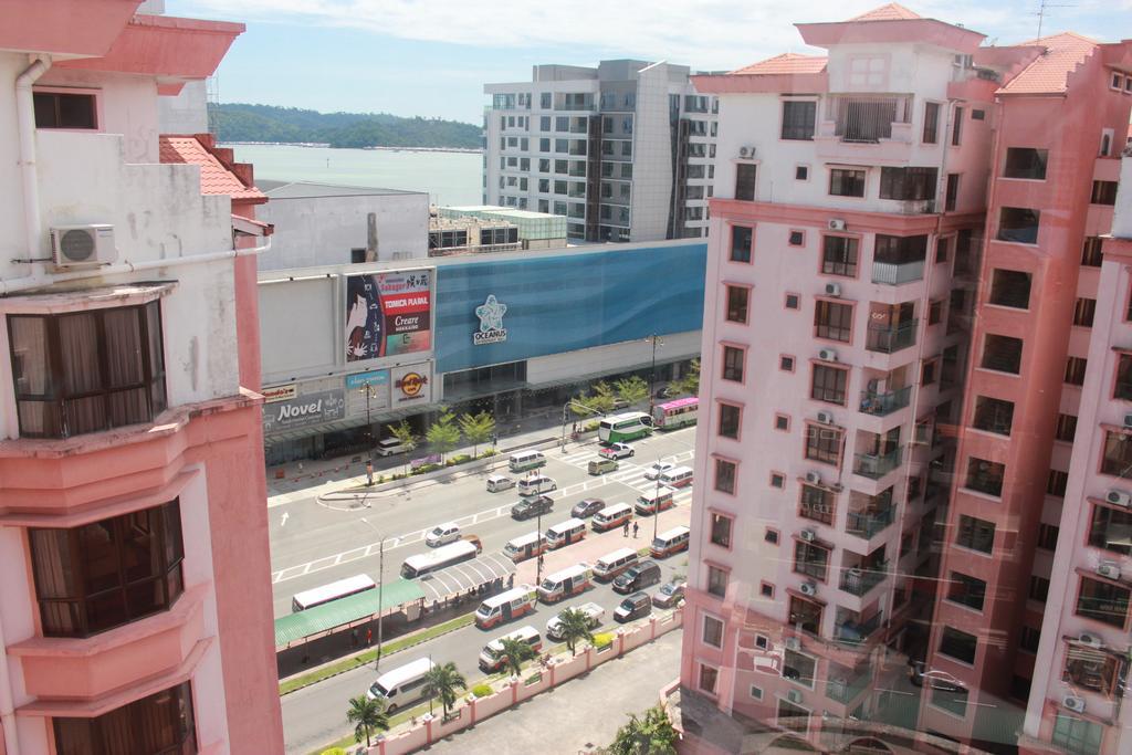 Marina Court Kk City Homestay 코타키나발루 외부 사진