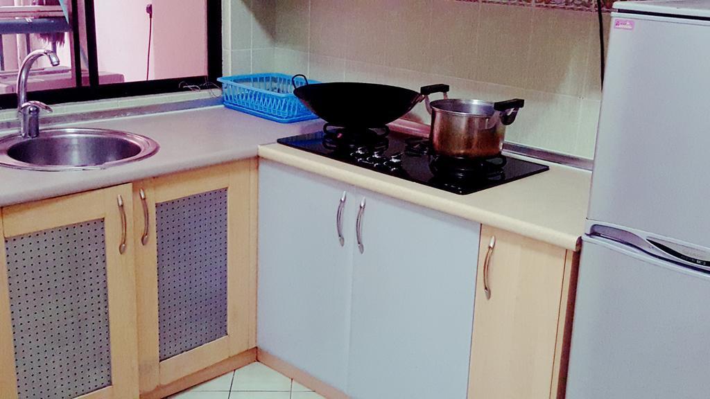 Marina Court Kk City Homestay 코타키나발루 외부 사진